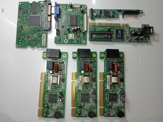 Платы с радиодеталями  7 шт . С рубля .