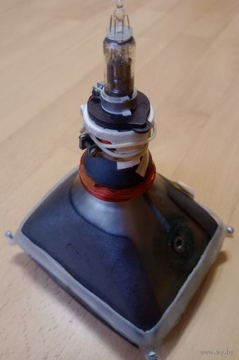 Кинескоп от малогабаритного телевизора.