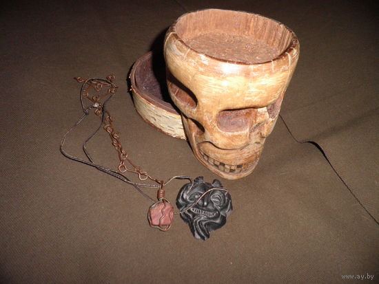 Лоток Череп и два амулета времён СССР.С рубля.