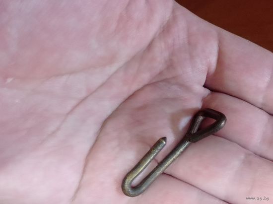 Фурнитура крюк латунный