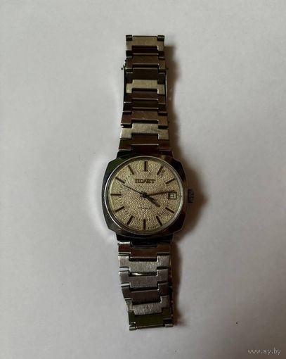 Часы полет 2614,2,Н,ссср гильошированный цифер ,браслетные,на ходу с рубля