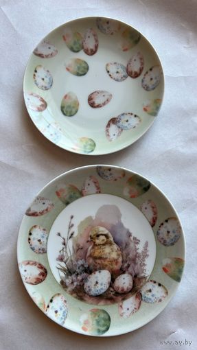 Набор фарфоровых тарелок пасхальных
