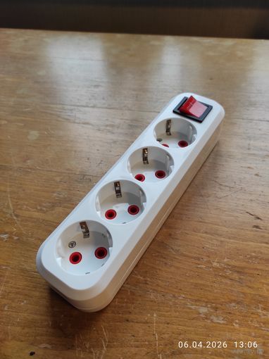 Колодка удлинителя 4гн с выкл. 16А 3,5 кВт с з/к EKF