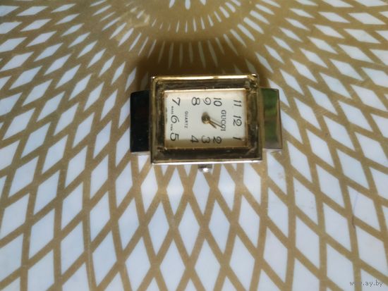 Часы наручные GUCCI . В ремонт,коллекцию,на запчасти. Состояние на скане.