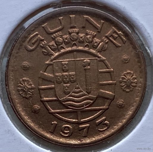Гвинея-Бисау 20 сентаво 1973 г. В холдере. Редкая