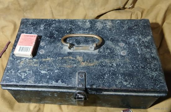 Вермахт яцик оцинкованный, ручка латунная.