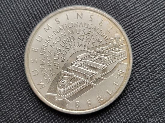 10 евро 2002 Германия Берлинский музей! Серебро 18 грамма 925 пробы! ВОЗМОЖЕН ОБМЕН!