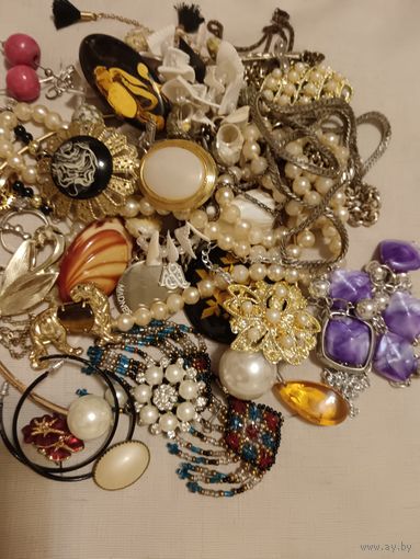 Лот бижутерии