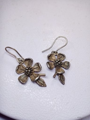 С рубля без мц. сережки "Цветочки". длина 4см. диам 1.6см. С6 925пр.