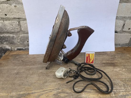 Утюг БССР ГРОДНО 1961 г БУ, Всё родное( порвана нагревательная спераль)