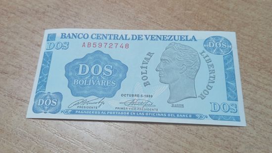 2 боливара 1989 года Венесуэлы 5972748