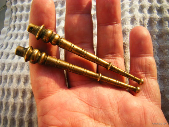 Подвески на Аксельбант. Страна? Когда выпускались?