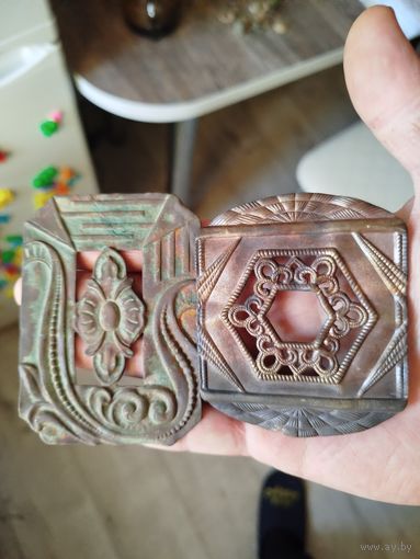 2 старинные гражданские пряжки
