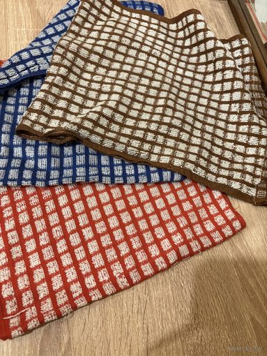 Лот полотенец с синтетикой б/у ,45 штук