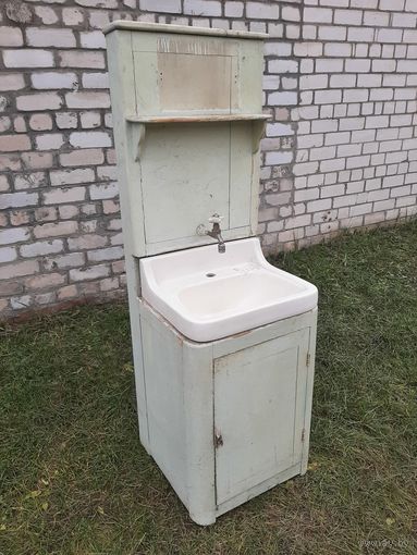 Умывальник 1964 г. из стихотворения "Мойдорыр"