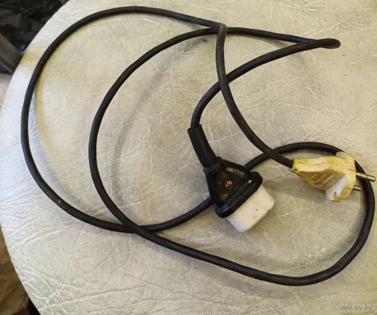 Шнур для подключения  старого утюга или электросамовара.