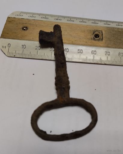 Ключик большой, старинный