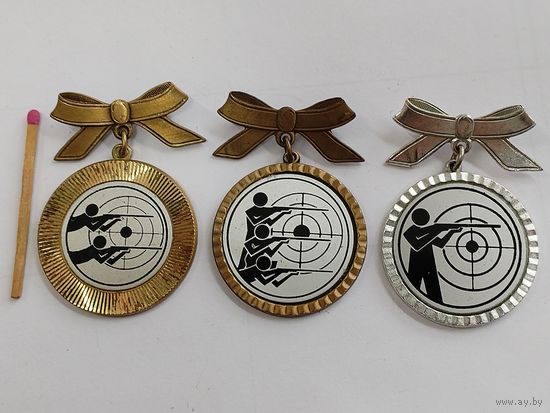 Знаки. Лучший / отличный стрелок из винтовки, 1985,1988. тяжёлые. цена за 1 шт.