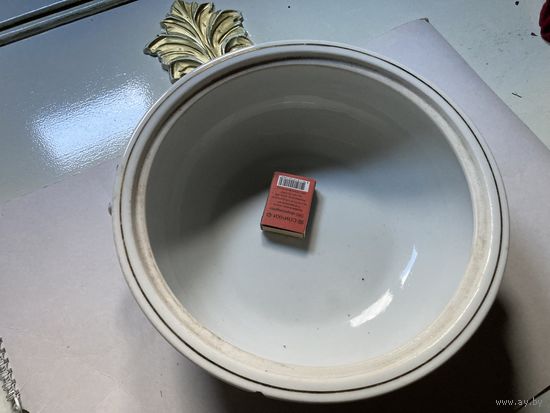 Пасхальная распродажа !Супница MADE IN D.P.R.K. БУ (Со сколом )