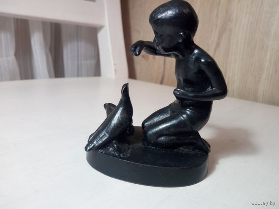 Коллекция Касли-Куса.  Мальчик с гоубями Касли 1984