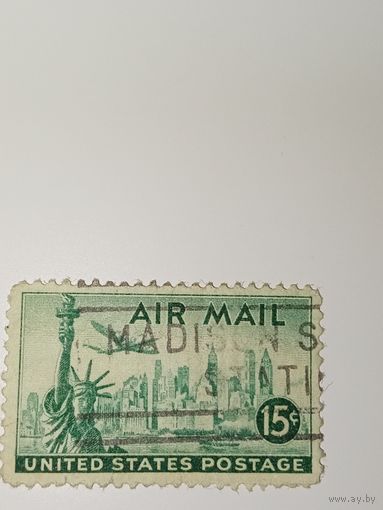 США 1947 Статуя Свободы на фоне горизонта Нью-Йорка.