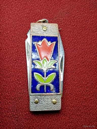 С рубля без мц. брелок-набор маникюрный. эмаль. 5х1.8см.