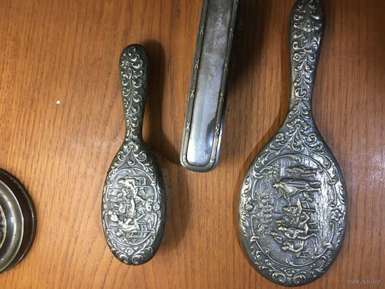 Винтаж: Дамский старинный будуарный набор (зеркало, расческа, щетка, )