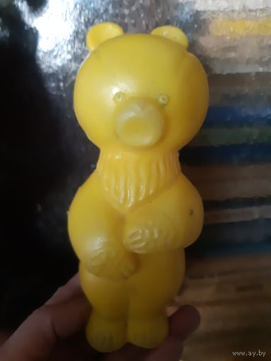 Мишка пластмасса старенький.