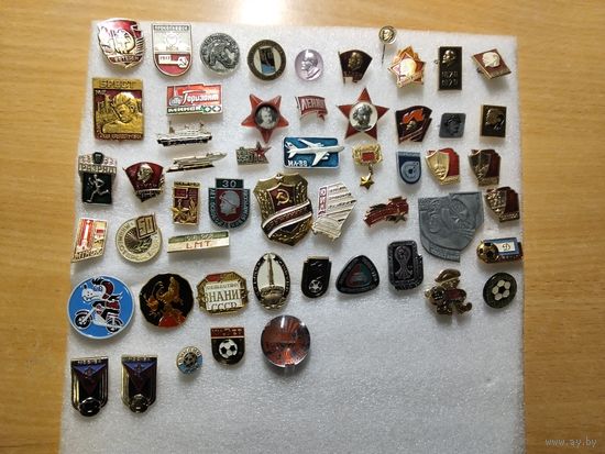 Значки на выбор 1 знак 1 руб. 55шт
