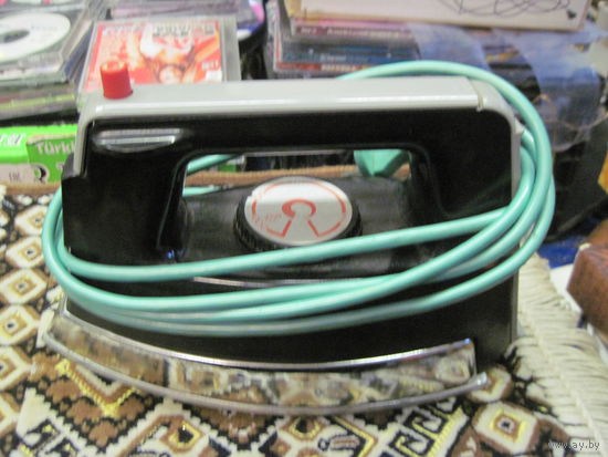 Утюг электрический советский.