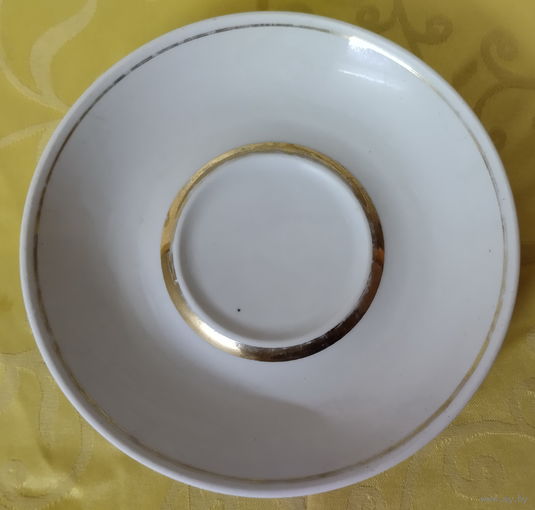 Блюдце эпохи СССР. Полонский фарфоровый завод (Полонное), 1980-1991 гг