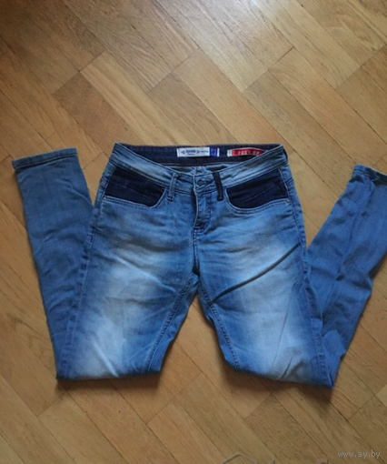 Джинсы с эффектом Push up Bershka, eu 36-S