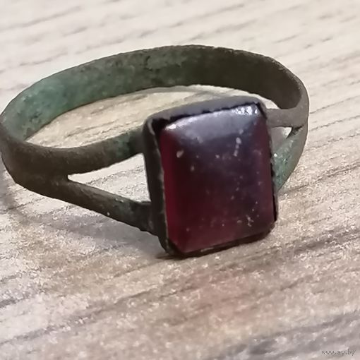 Перстень, кольцо с камнем