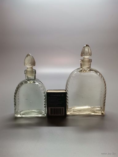 Бутылочка от парфюм (одним лотом).