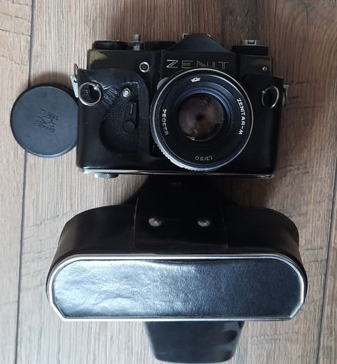 Фотоаппарат Зенит с объективом Zenitar-M 1.7/50.