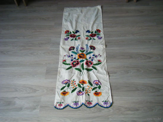 Старинная Шторка. Вышивка. Гладью. 1м.50см. х 52см.