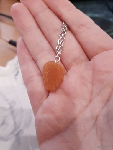 Кулон из натурального камня с цепочкой Листик - Гердерит оранжевый