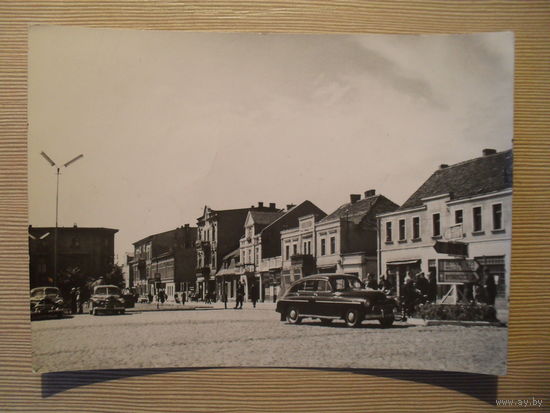 0-2. ЧЕРНО БЕЛАЯ ПОДПИСАННАЯ ОТКРЫТКА. ПОЛЬША. НАКЛО. РЫНОК. 1965 Г.