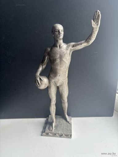 Старт с 1 рубля ! Ватерполист (игрок водного поло) силумин, 1960-е годы, 30 см СССР .Смотрите другие лоты много распродаж !!!