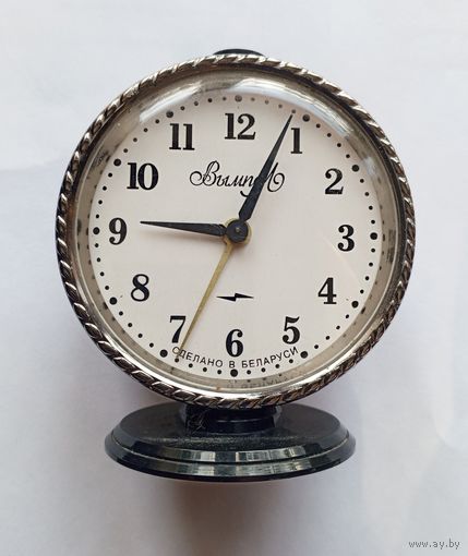 Часы-будильник Вымпел механический. Рабочий.