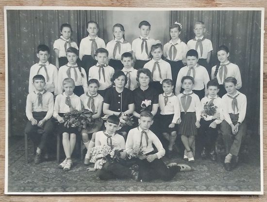 Фото пионерского класса. 1970-е. 12х16.5 см.