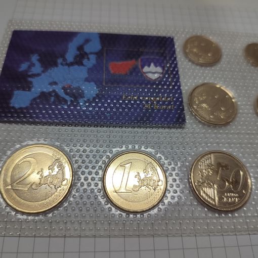 Европа Словения набор евро-монет 2007 года . В позолоте 24 кар.