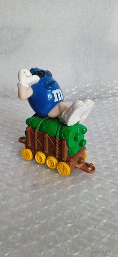 Игрушка от M&M's. 17