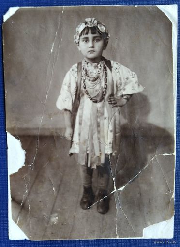 Фото девочки. 1930-е. 8х11 см.