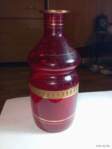Графин - Штоф  , красные стекло . СССР
