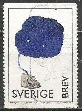 Швеция. Скульптура Е.Клейна. 1998г. Mi#2036.