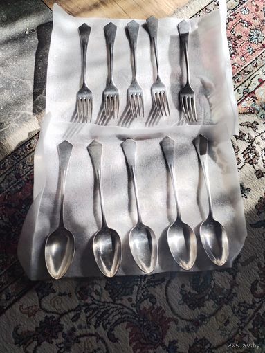 Столовый комплект 19 в. Немецкое серебро. идеальный сохран.