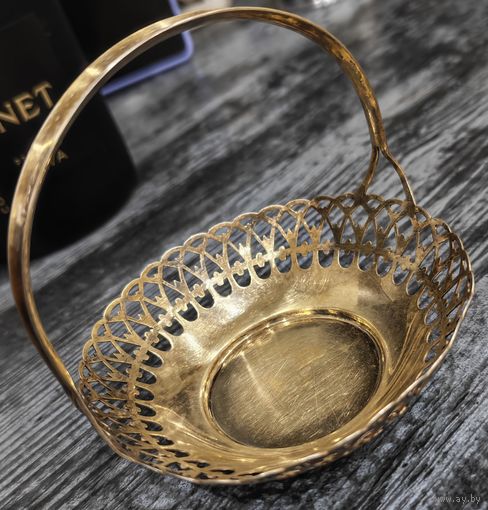 Антикварная сахарница/конфетница. Серебро с густой позолотой. Клеймо Киев 1955 года 875 проба. Люкс. 60гр