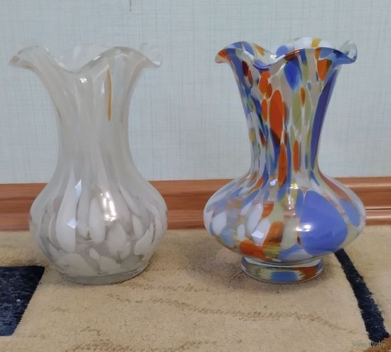 Ваза СССР цветное стекло 2 шт одним лотом