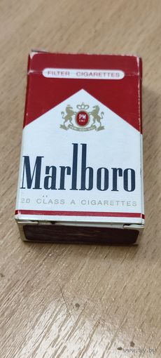 Коробка от спичек Marlboro.